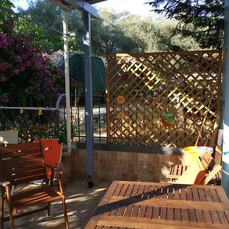 σπίτι δίπλα στη θάλασσα بيت للعطل *